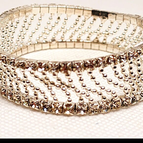 Two pair of rhinestone silver stretch bracelets for elegant use - Picture 2 of 5